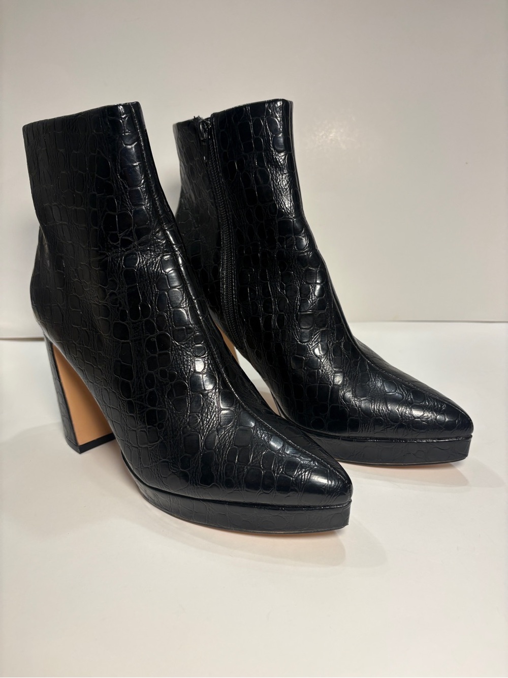 M - Croc-Embossed Black Leather Pointed Ankle Boot